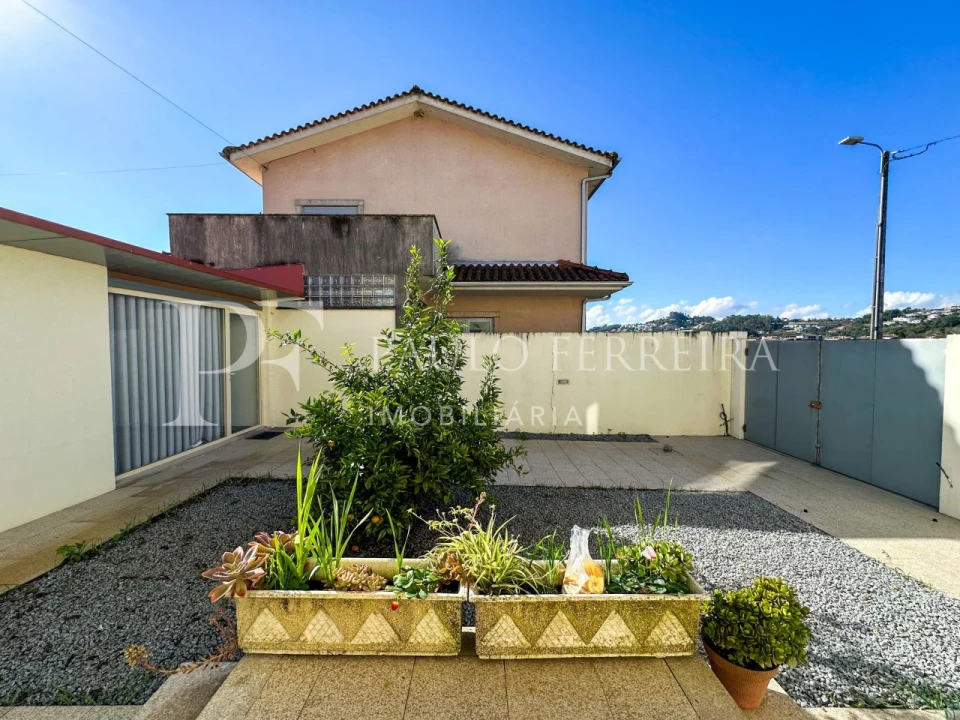 Moradia T4 para Venda em Vale (São Cosme), Telhado e Portela Foto 41