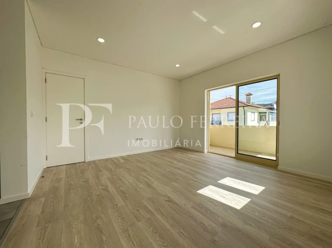 Moradia T4 para Venda em Vale (São Cosme), Telhado e Portela Foto 6