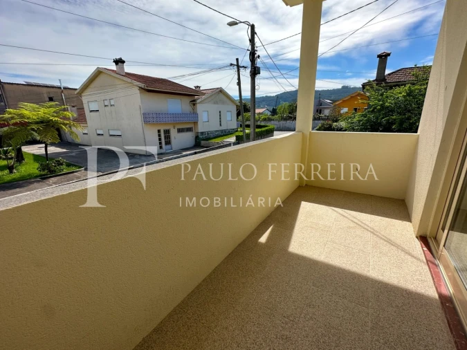 Moradia T4 para Venda em Vale (São Cosme), Telhado e Portela Foto 10