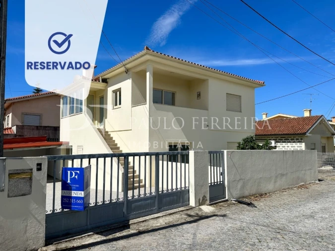 Moradia T4 para Venda em Vale (São Cosme), Telhado e Portela Foto 1