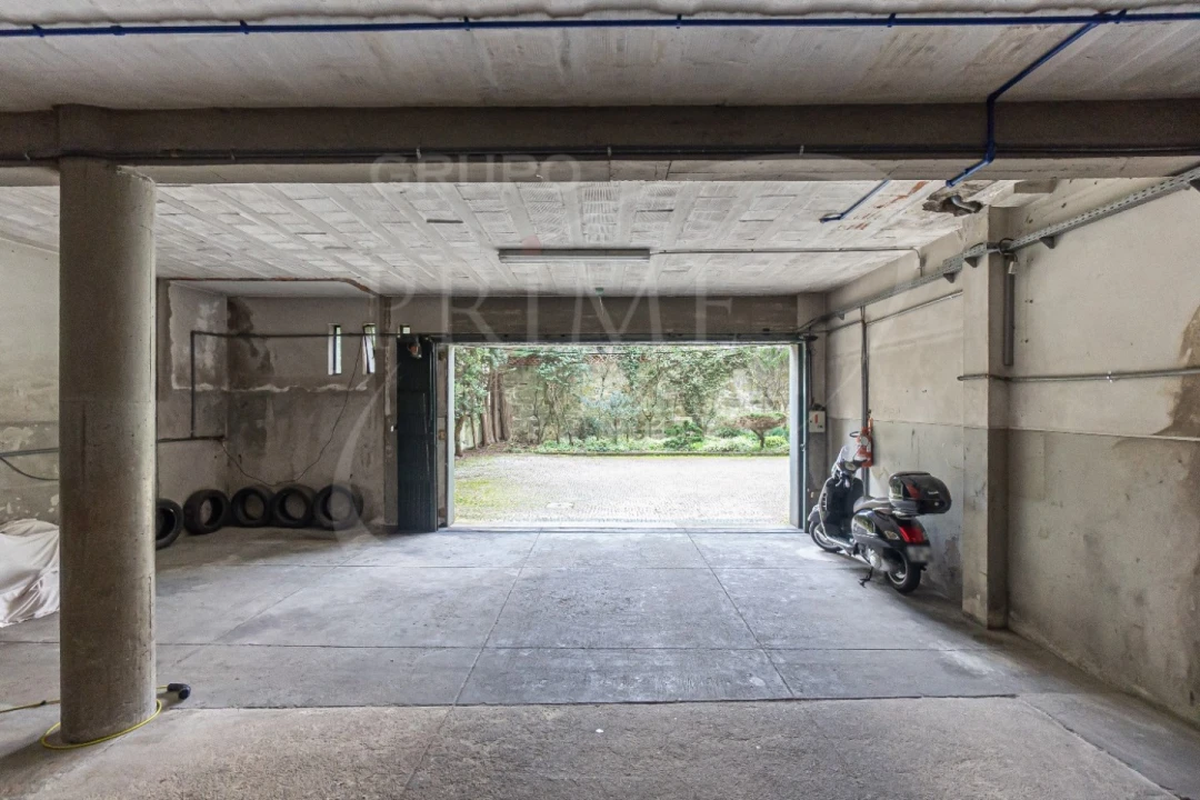 Garagem para Venda em Aldoar, Foz do Douro e Nevogilde Foto 1