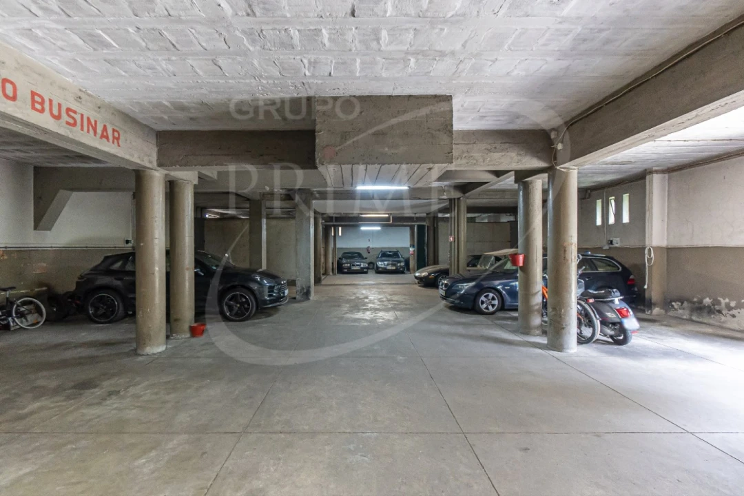 Garagem para Venda em Aldoar, Foz do Douro e Nevogilde Foto 9