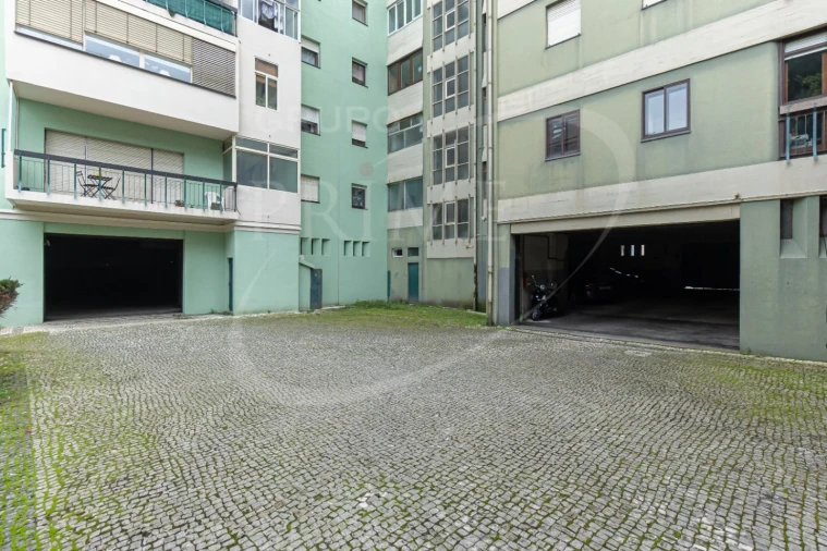 Garagem para Venda em Aldoar, Foz do Douro e Nevogilde Foto 7