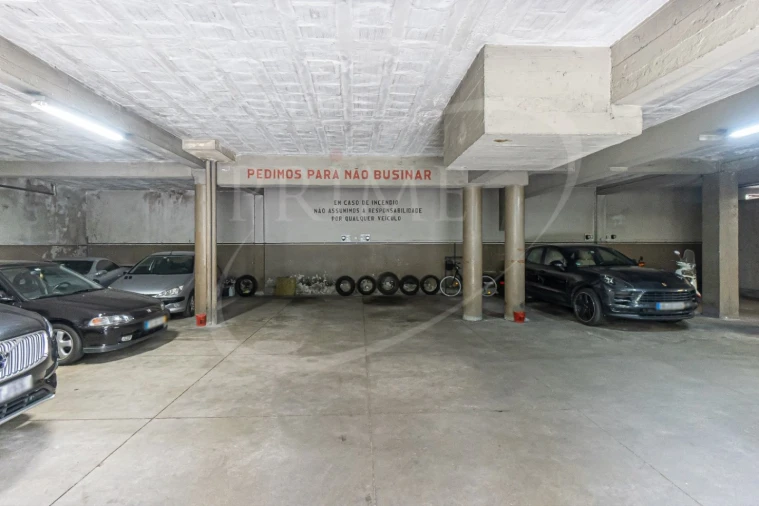 Garagem para Venda em Aldoar, Foz do Douro e Nevogilde Foto 8