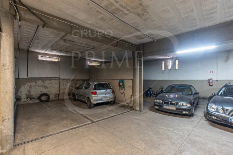 Garagem para Venda em Aldoar, Foz do Douro e Nevogilde Foto 11