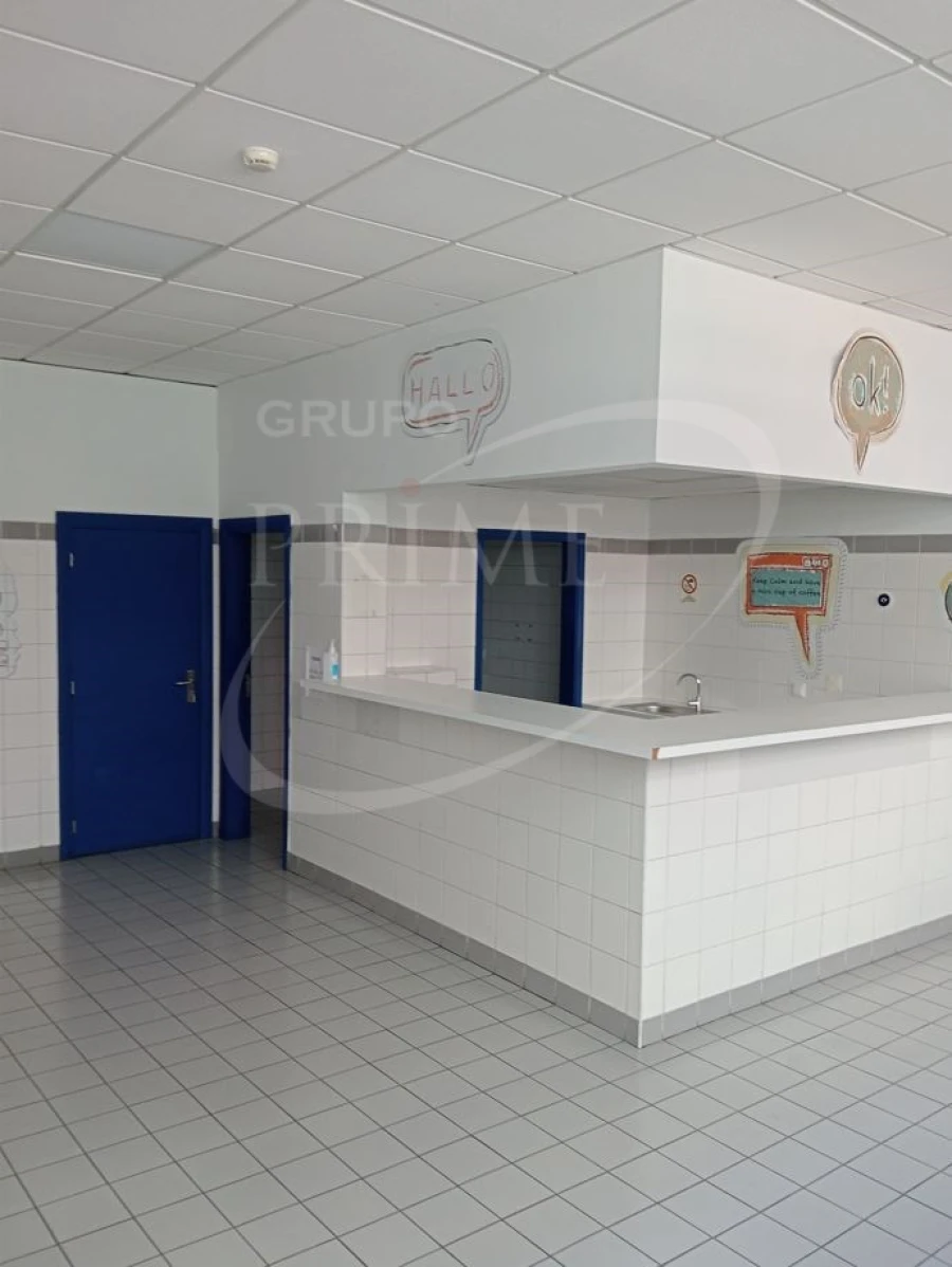 Armazém para Arrendamento em Paranhos Foto 4