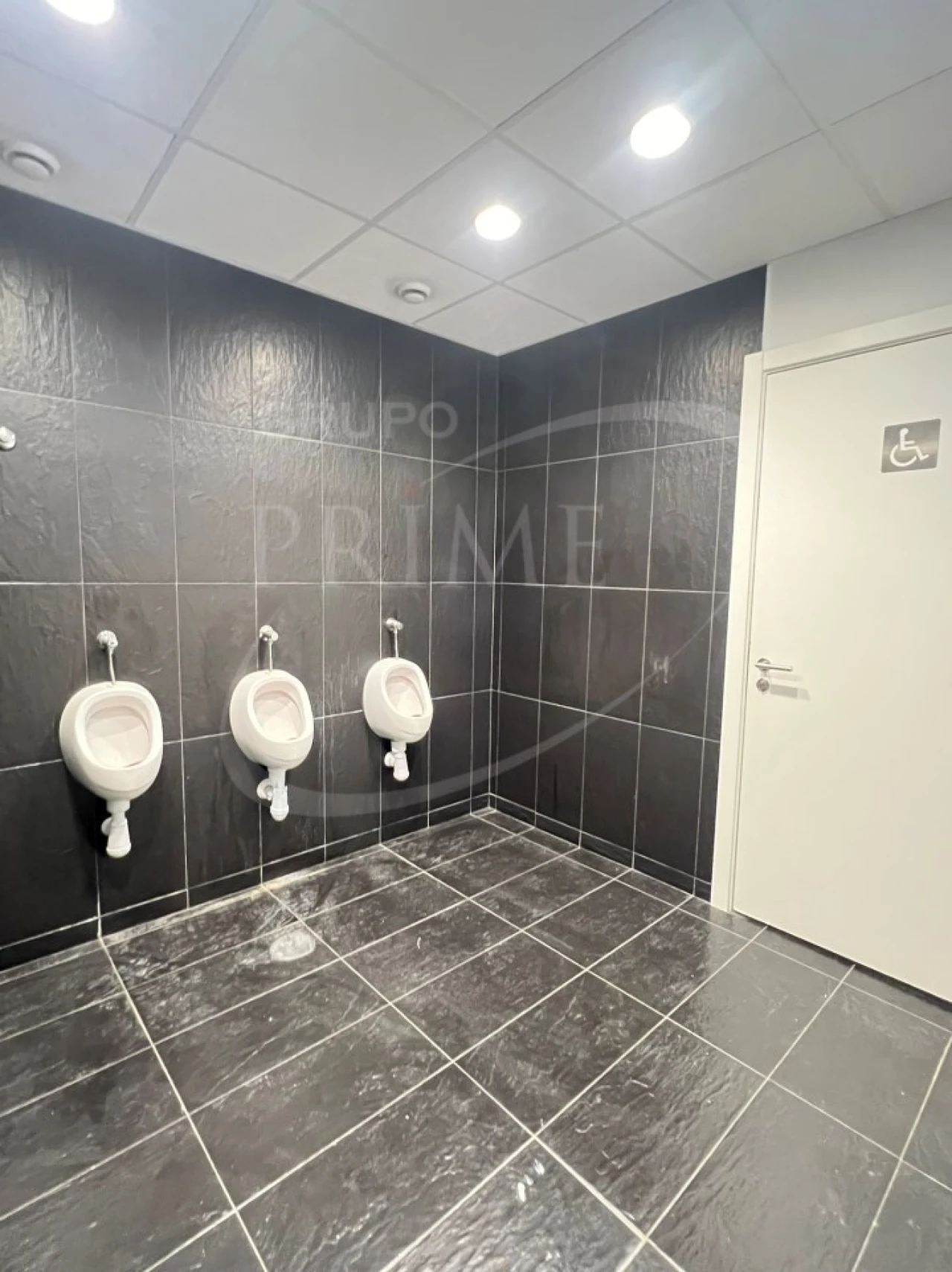 Armazém para Arrendamento em Paranhos Foto 6