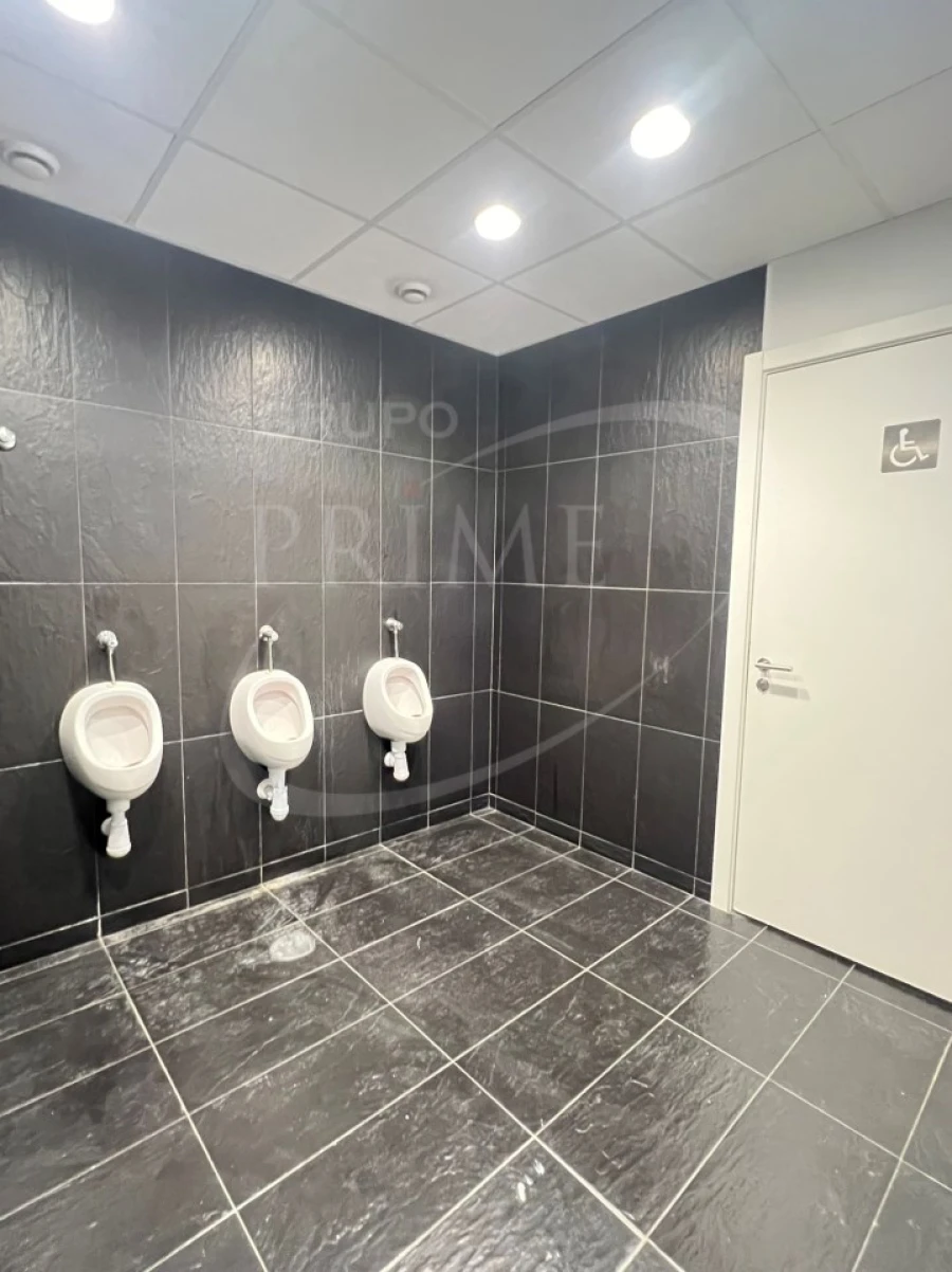 Armazém para Arrendamento em Paranhos Foto 6