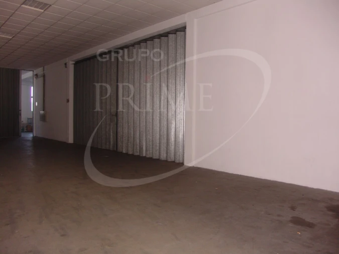 Armazém para Arrendamento em Paranhos Foto 7