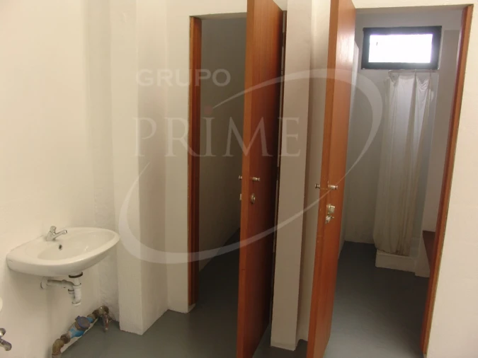 Armazém para Arrendamento em Paranhos Foto 11