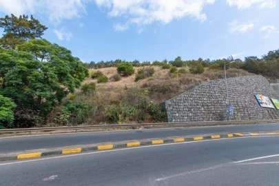 Terreno para Venda em Caniço