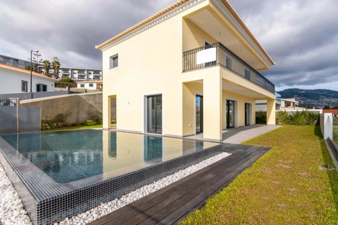 Moradia T3 para Venda em São Martinho Foto 10