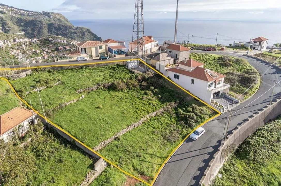 Terreno para Venda em Ribeira Brava Foto 11