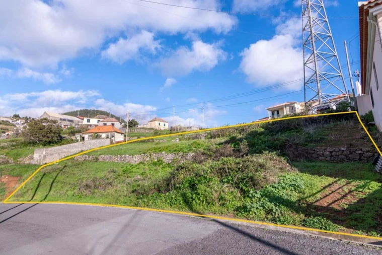 Terreno para Venda em Ribeira Brava Foto 8