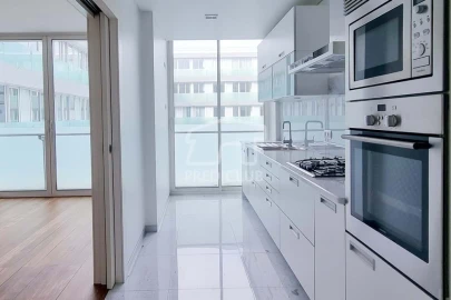Apartamento T3 para Venda em Funchal (Se)