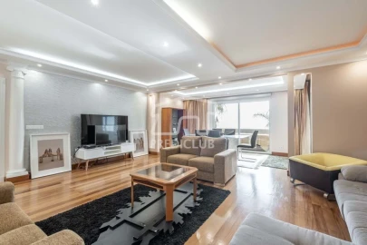 Apartamento T4 para Venda em São Martinho