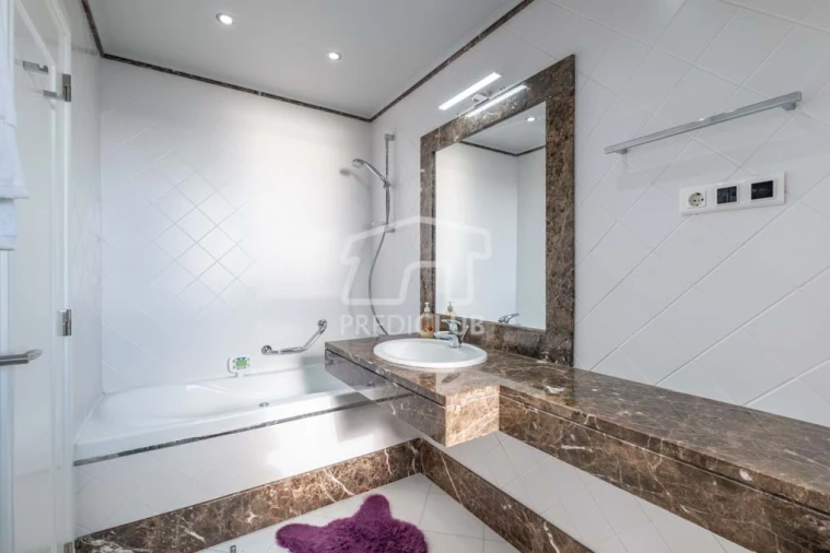 Apartamento T4 para Venda em São Martinho Foto 15
