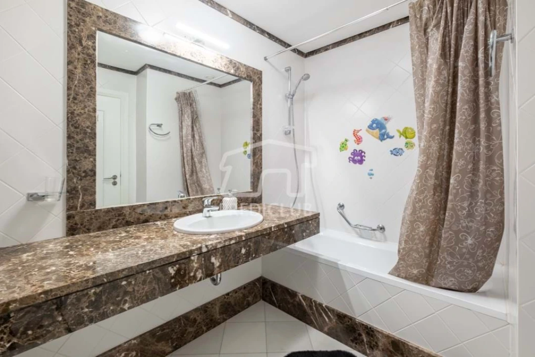 Apartamento T4 para Venda em São Martinho Foto 11