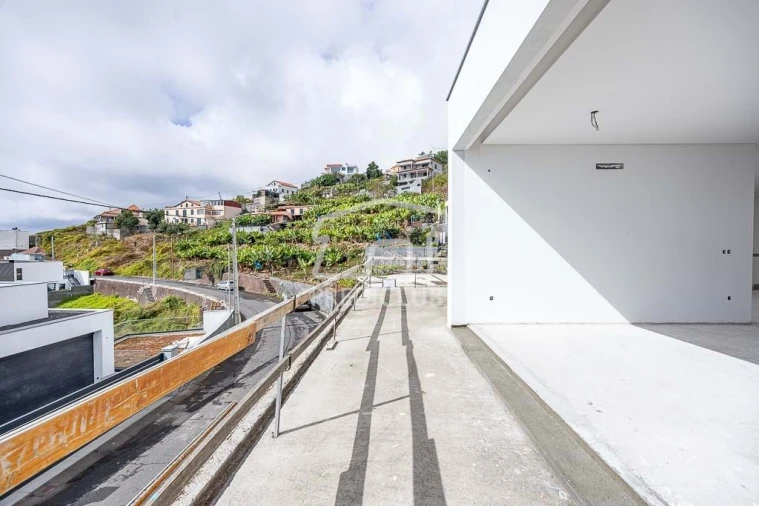 Moradia T3 para Venda em Ribeira Brava Foto 12