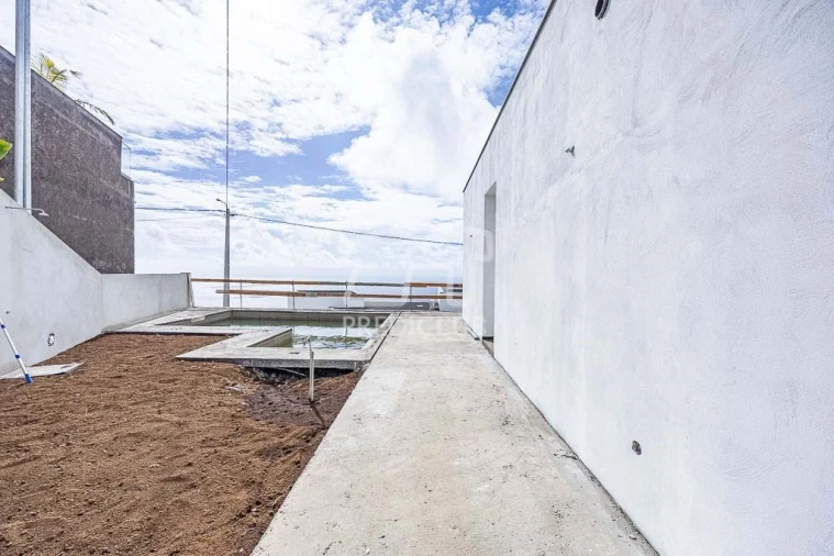 Moradia T3 para Venda em Ribeira Brava Foto 14