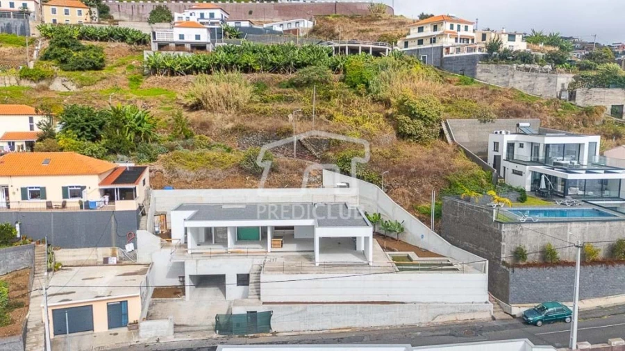 Moradia T3 para Venda em Ribeira Brava Foto 5