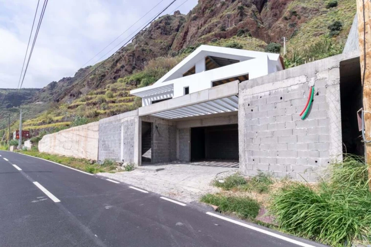 Moradia T4 para Venda em Paul do Mar Foto 17