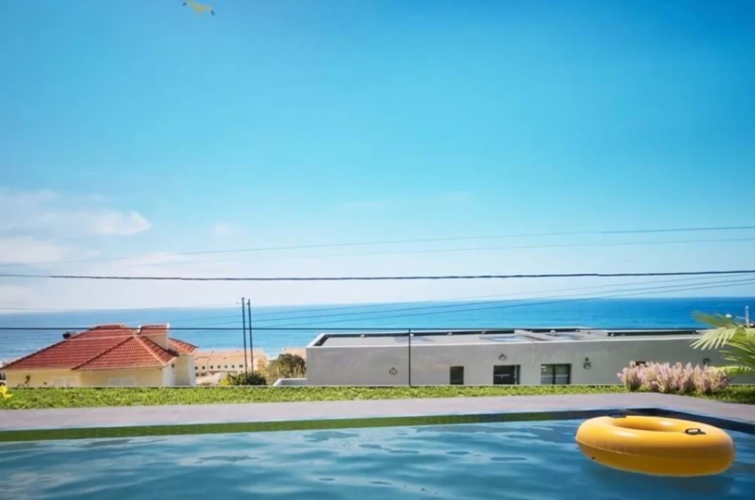 Moradia T4 para Venda em Paul do Mar Foto 4