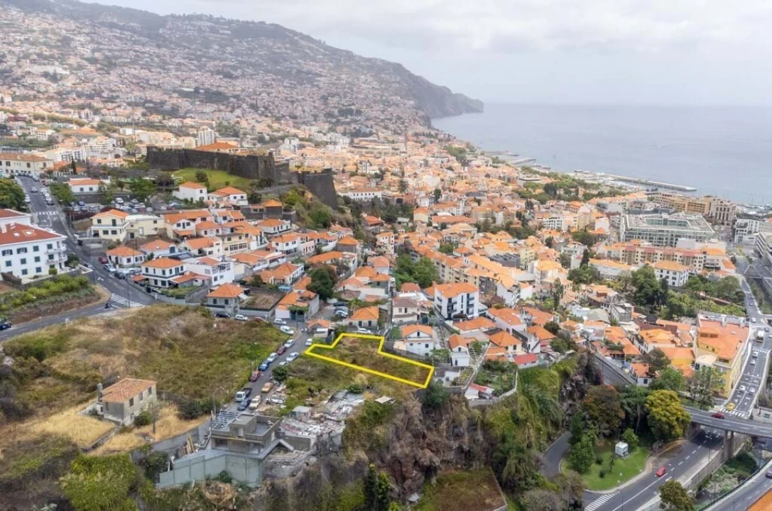 Terreno para Venda em Funchal (São Pedro) Foto 6