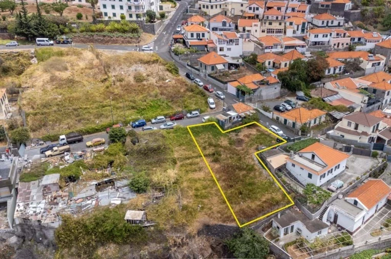 Terreno para Venda em Funchal (São Pedro) Foto 3