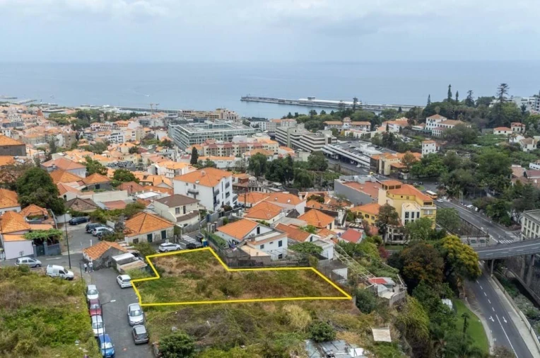 Terreno para Venda em Funchal (São Pedro) Foto 8