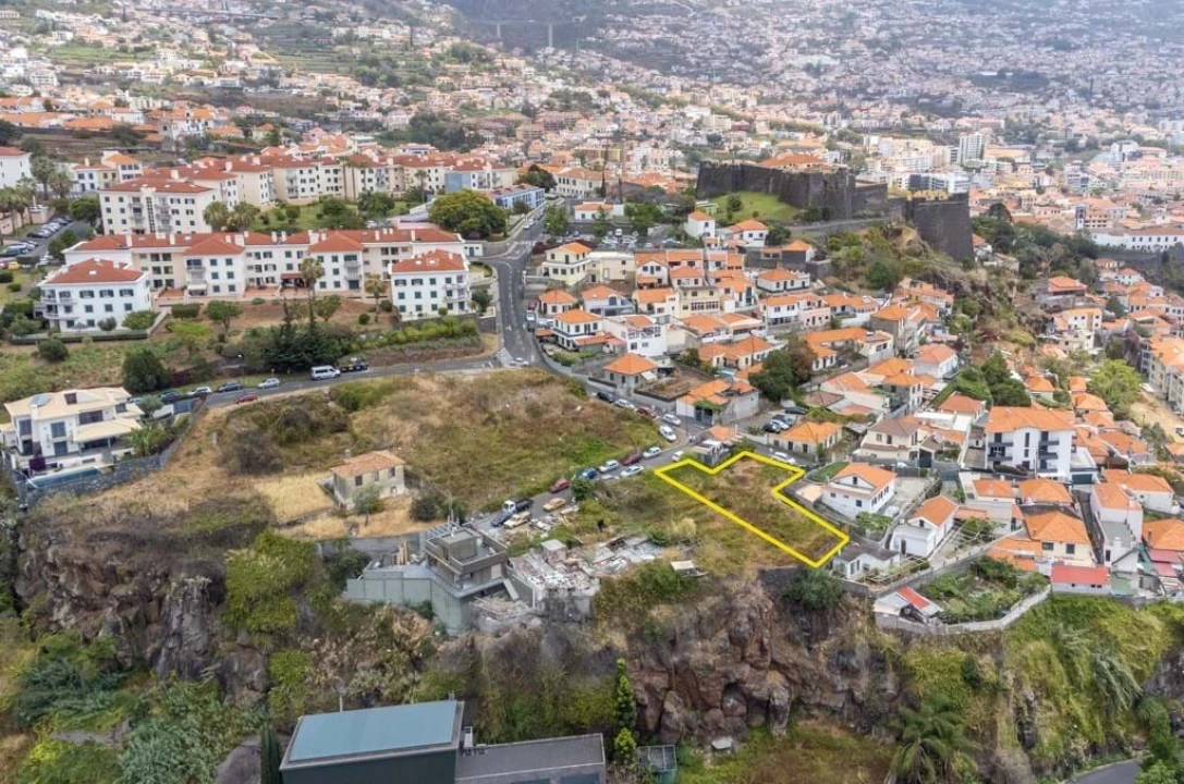 Terreno para Venda em Funchal (São Pedro) Foto 5
