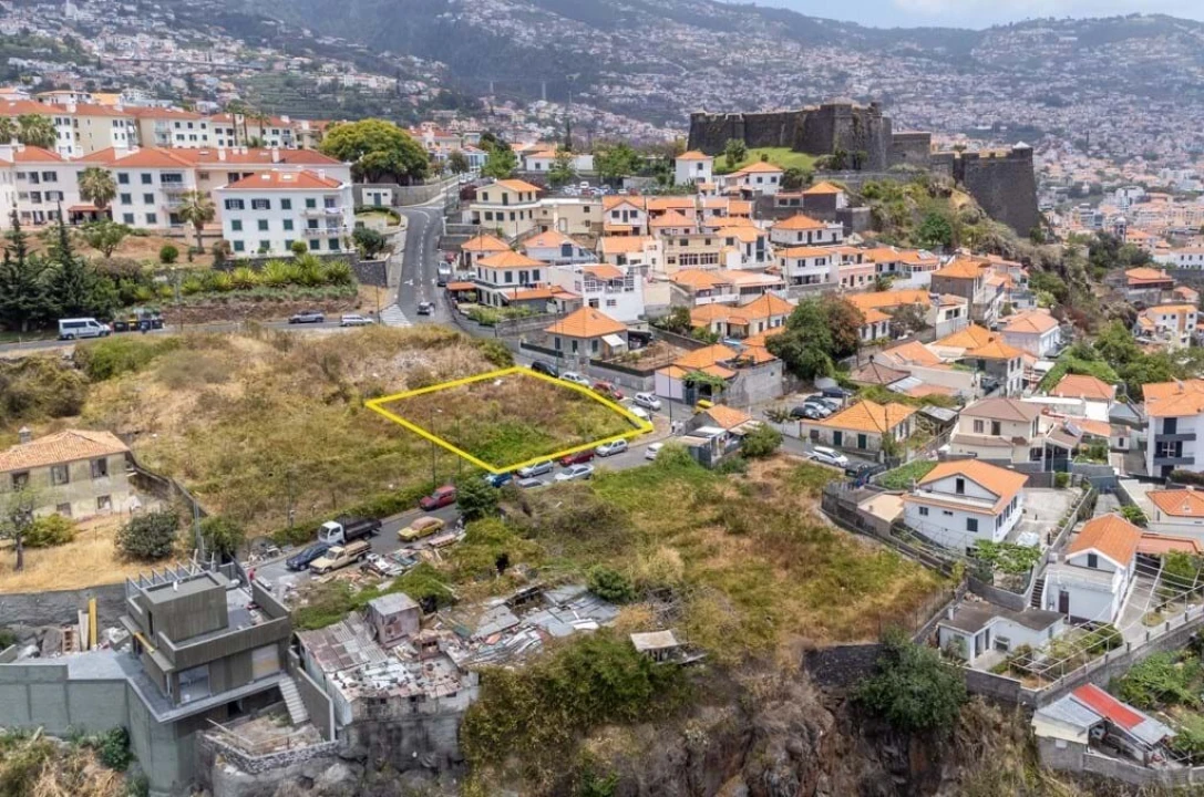Terreno para Venda em Funchal (São Pedro) Foto 3