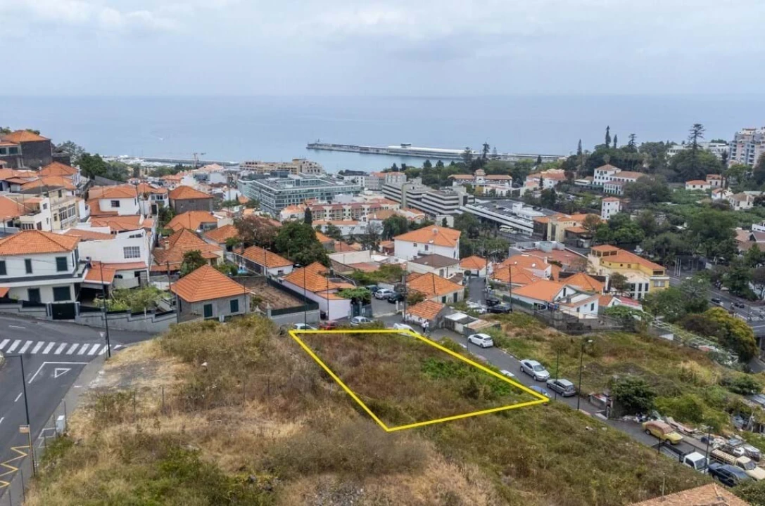 Terreno para Venda em Funchal (São Pedro) Foto 4