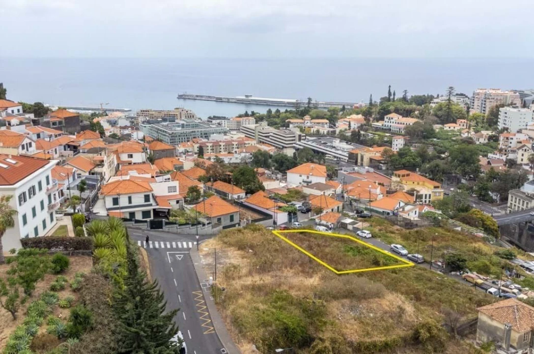 Terreno para Venda em Funchal (São Pedro) Foto 8