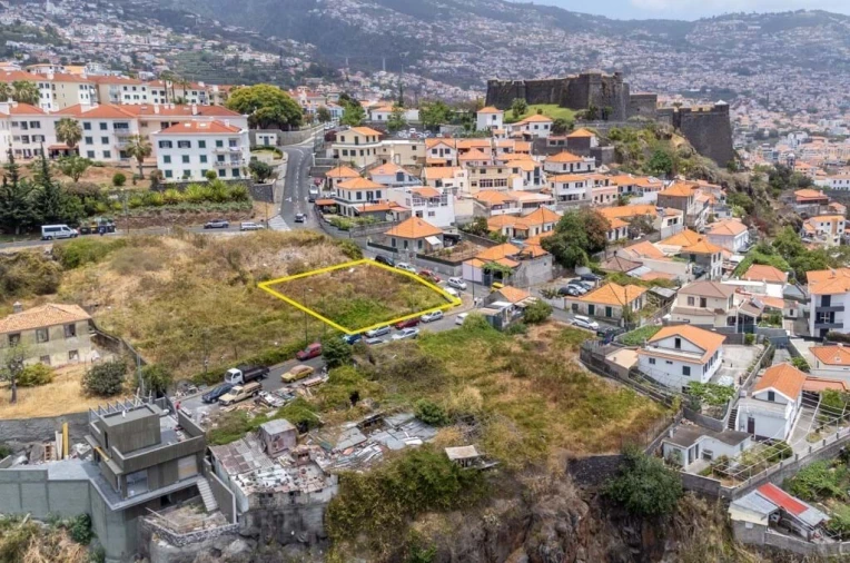 Terreno para Venda em Funchal (São Pedro) Foto 3