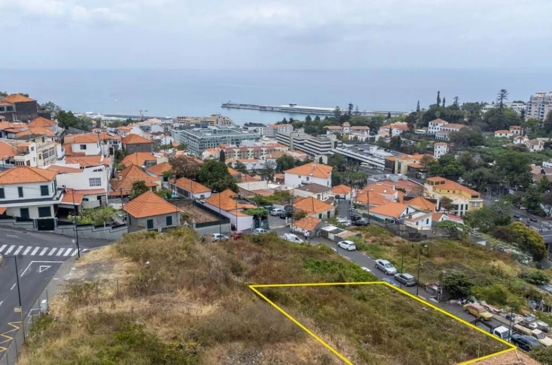 Terreno para Venda em Funchal (São Pedro) Foto 12