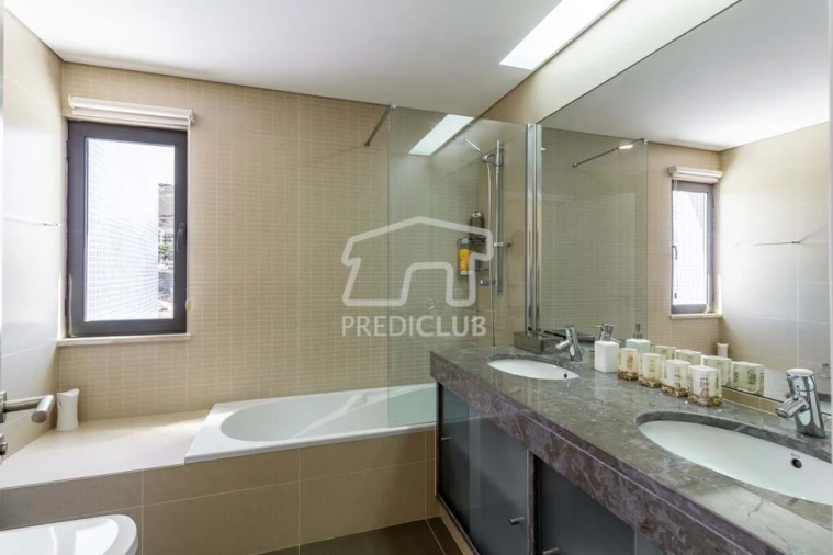 Apartamento T4 para Venda em São Martinho Foto 25