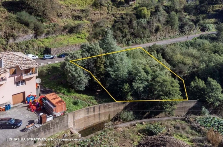 Terreno para Venda em Camacha Foto 2