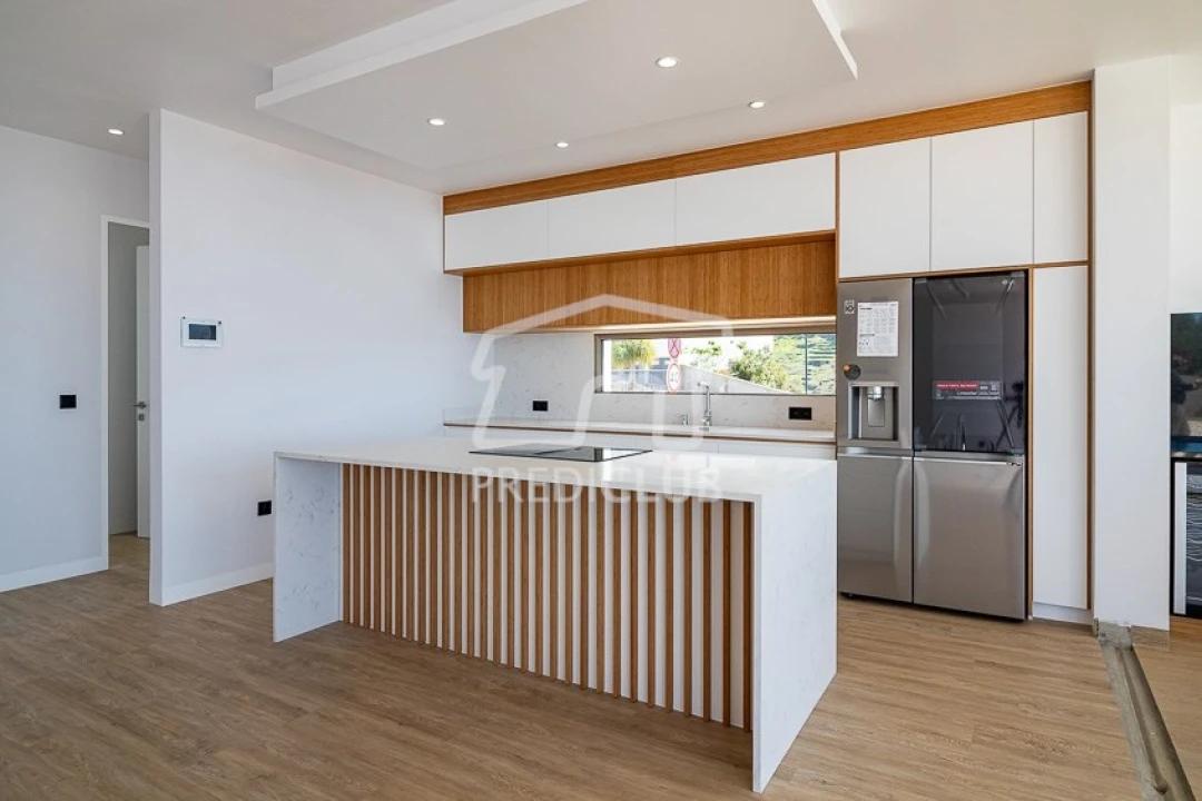 Moradia T3 para Venda em Estreito da Calheta Foto 14