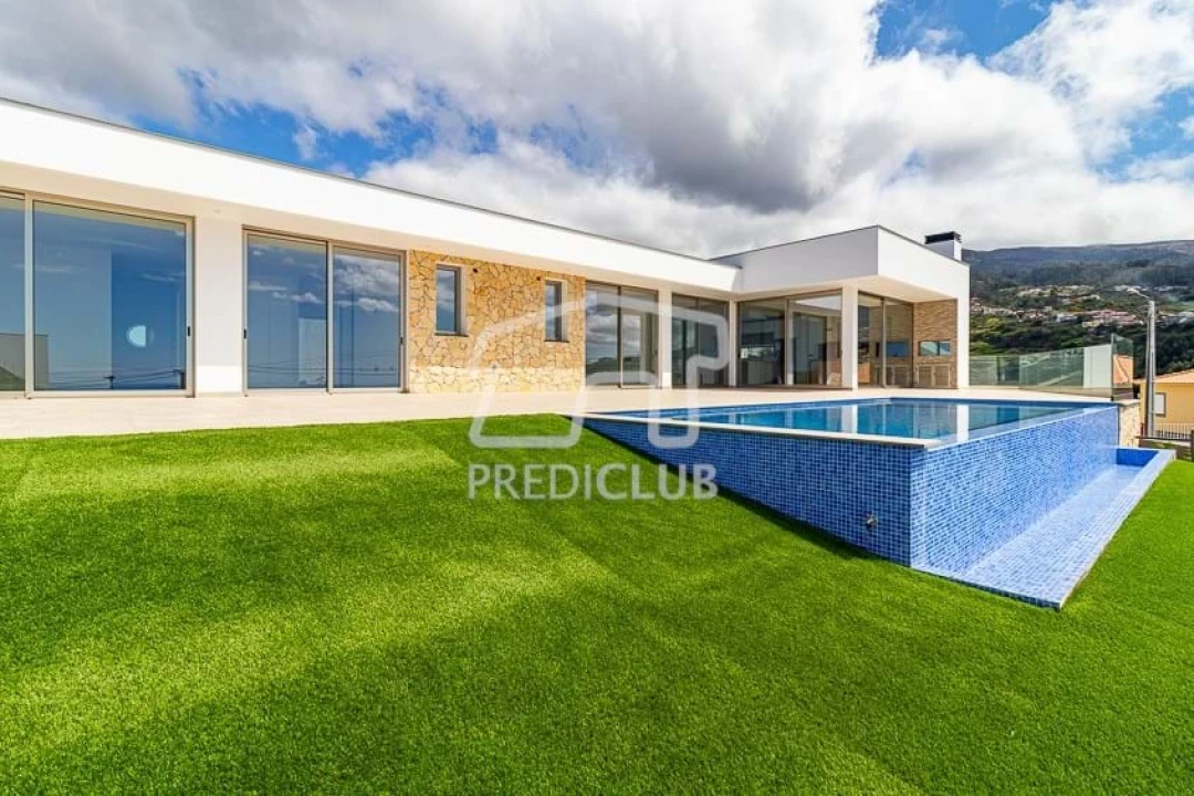 Moradia T3 para Venda em Estreito da Calheta Foto 8