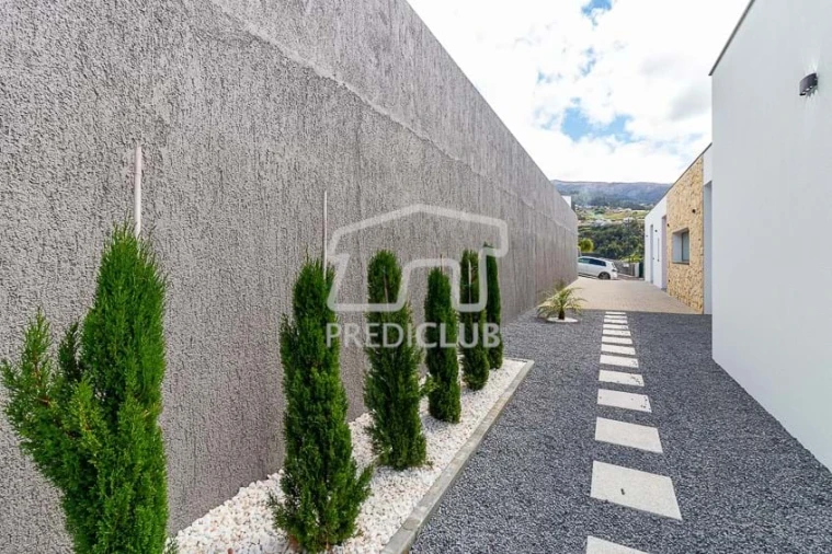 Moradia T3 para Venda em Estreito da Calheta Foto 12