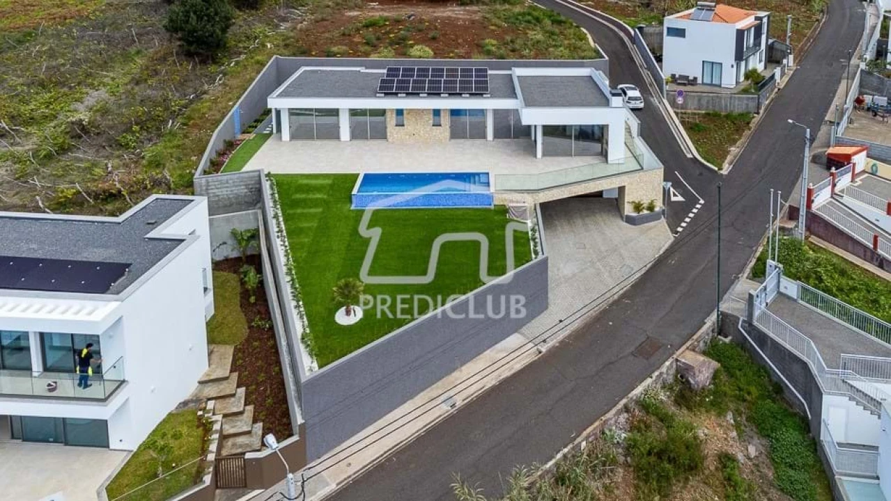 Moradia T3 para Venda em Estreito da Calheta Foto 2