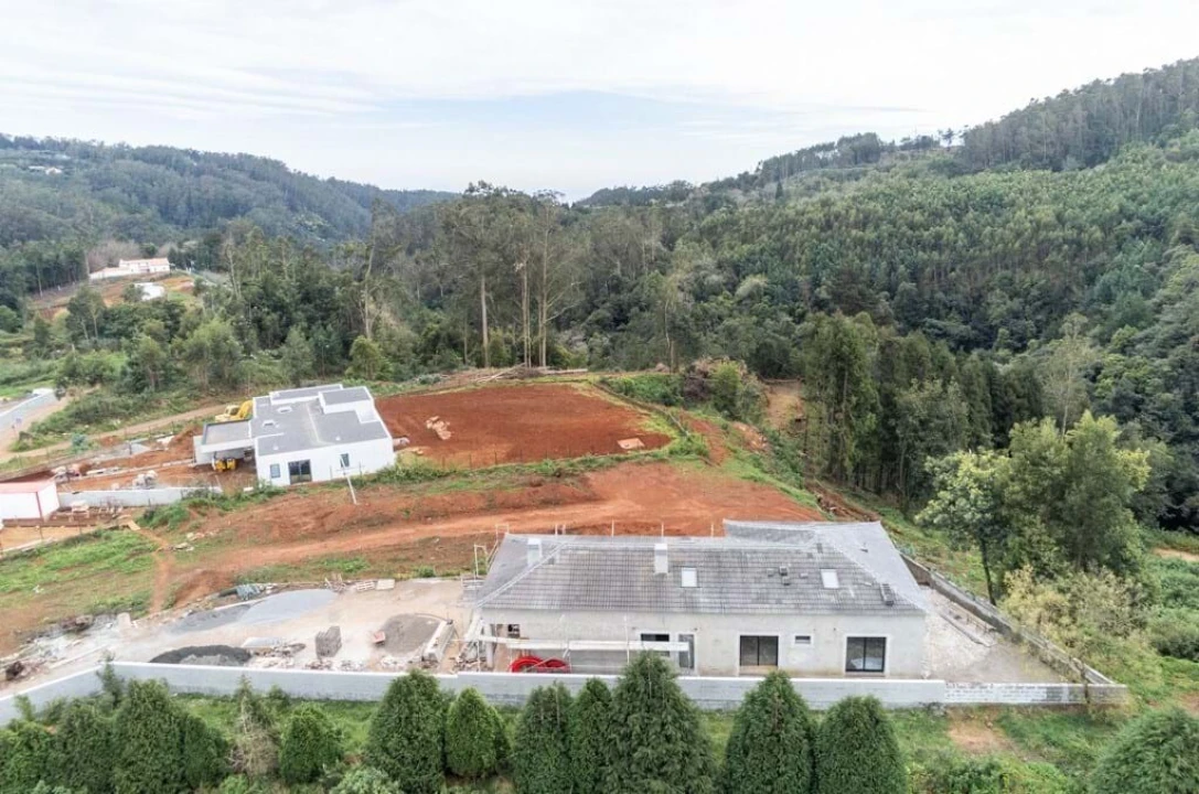 Moradia T3 para Venda em Santo Antonio da Serra Foto 3