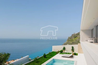 Moradia T4 para Venda em Arco da Calheta