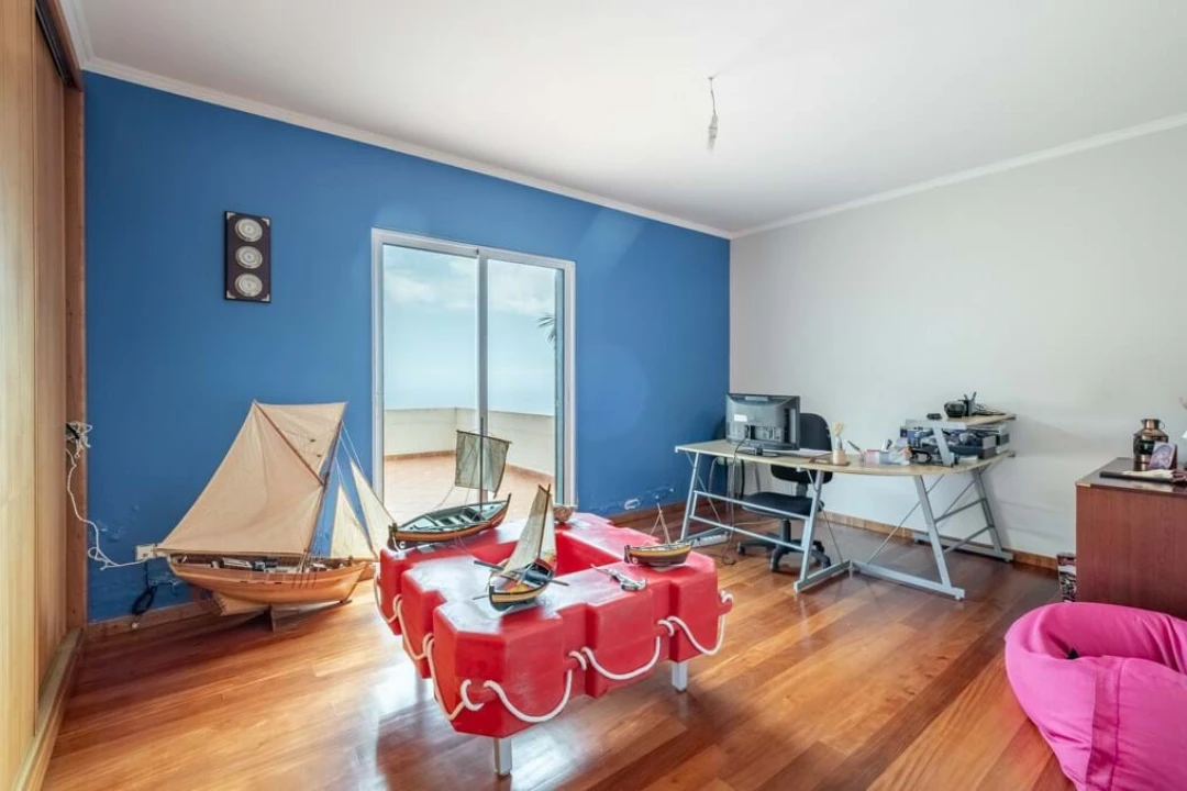 Moradia T4 para Venda em Estreito de Camara de Lobos Foto 30