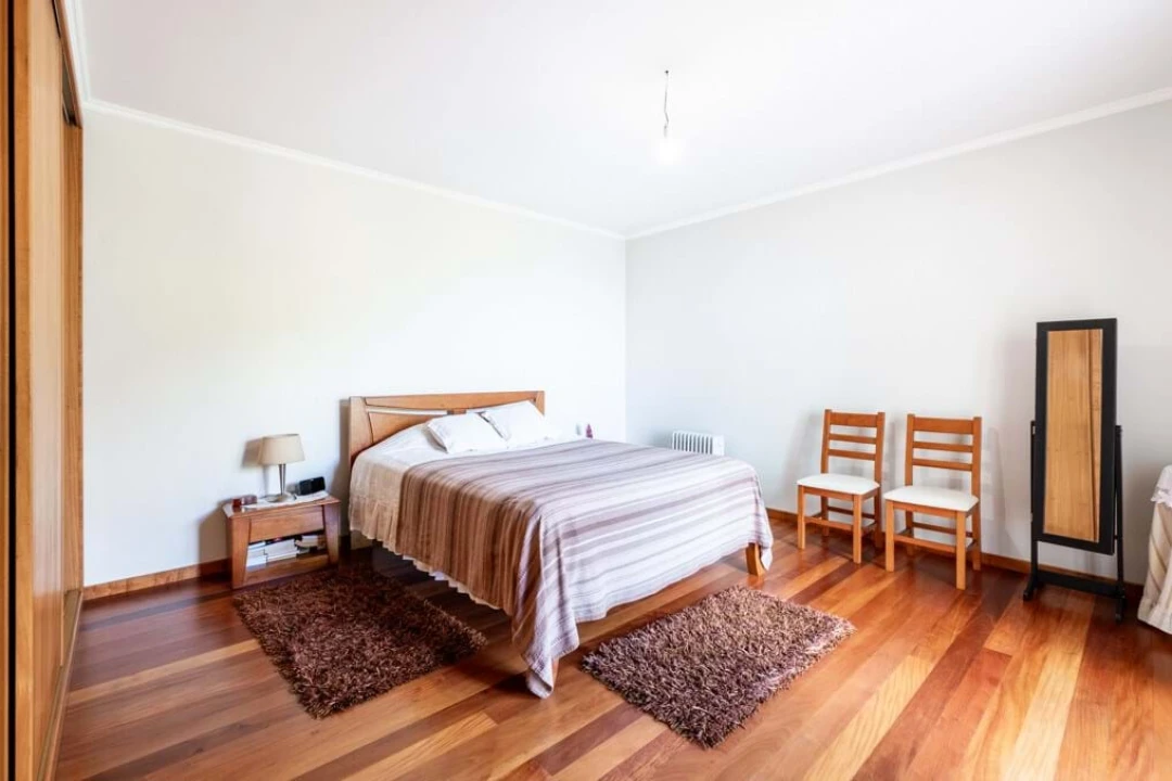 Moradia T4 para Venda em Estreito de Camara de Lobos Foto 15