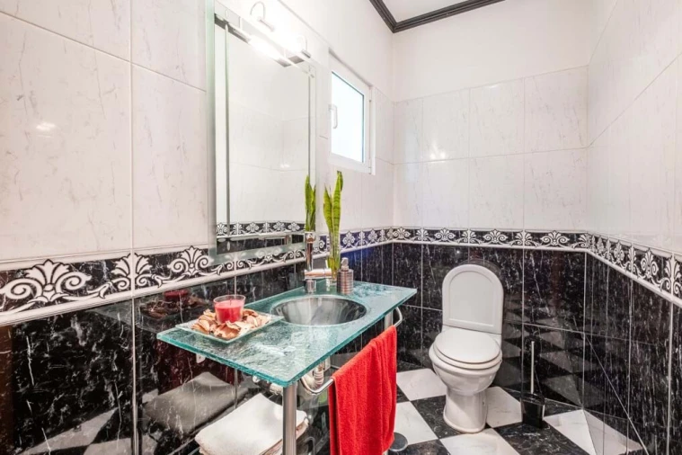 Moradia T4 para Venda em Estreito de Camara de Lobos Foto 20