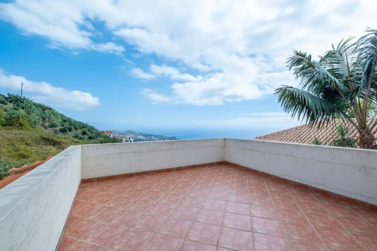 Moradia T4 para Venda em Estreito de Camara de Lobos Foto 24