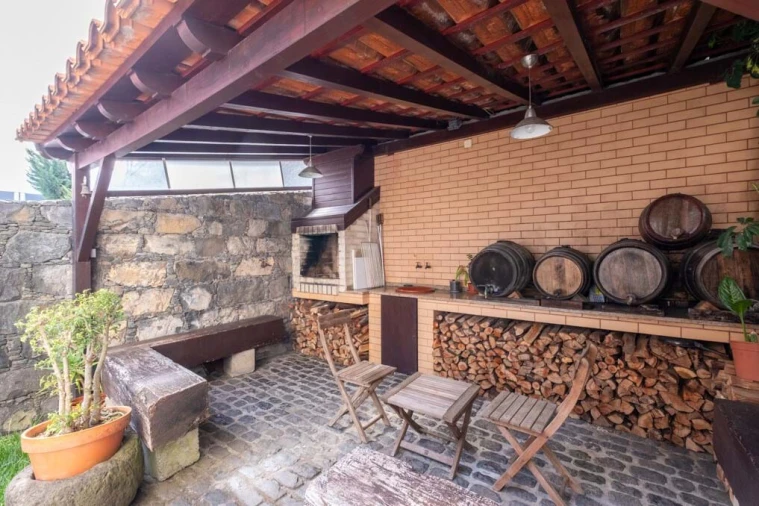 Moradia T4 para Venda em Estreito de Camara de Lobos Foto 19