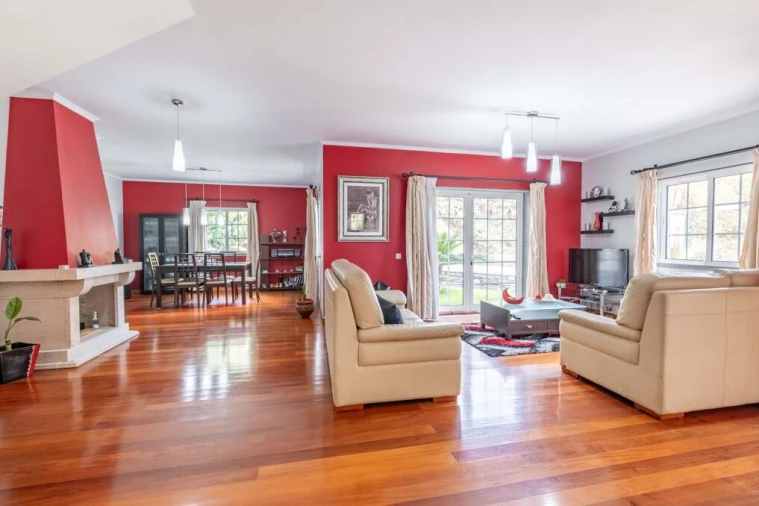 Moradia T4 para Venda em Estreito de Camara de Lobos Foto 9